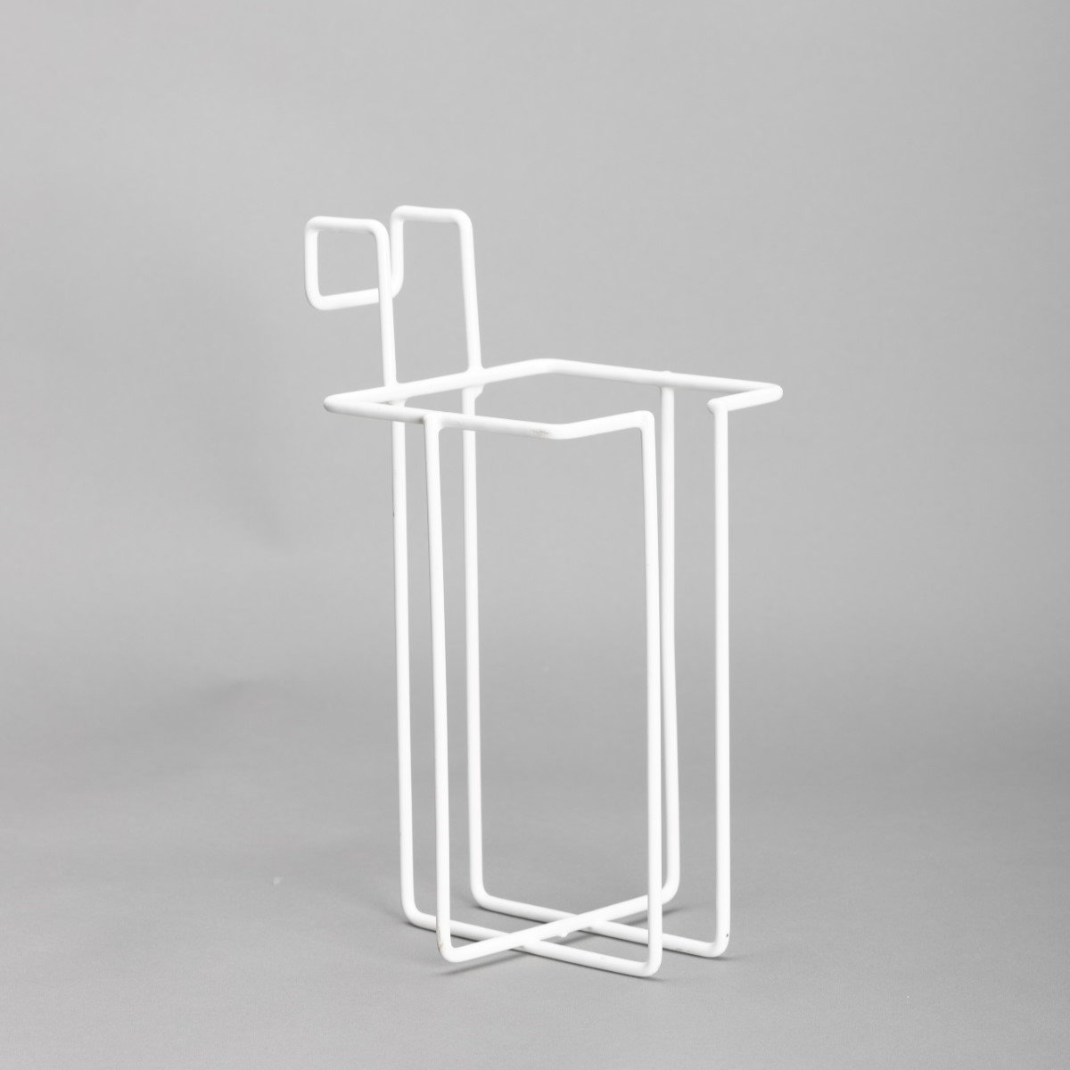 702 - Urinal Holder